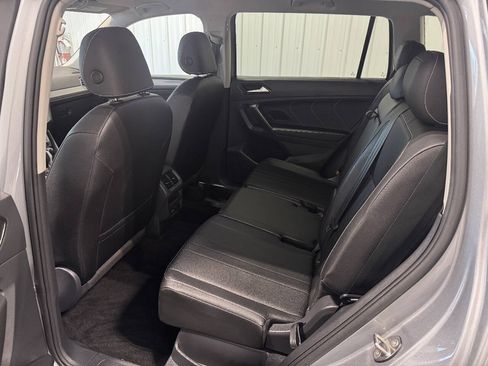 Used 2023 Volkswagen Tiguan SE AWD/4WD image 10