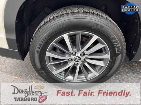 Used 2018 Toyota Highlander XLE image 17