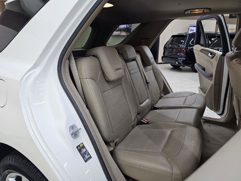 Used 2014 Mercedes-Benz ML 350 2WD image 24