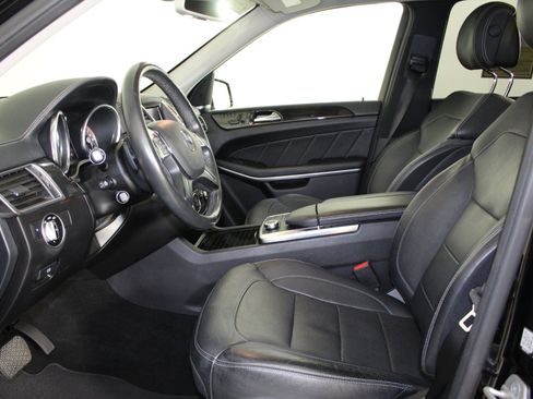 Used 2015 Mercedes-Benz GL 550 GL 550 image 25