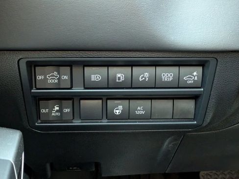 Used 2025 Toyota Tundra Platinum image 10