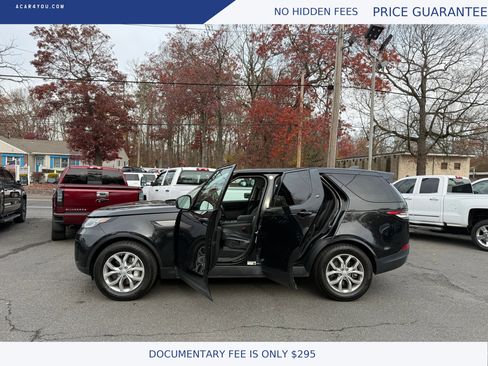 Used 2019 Land Rover Discovery SE image 8