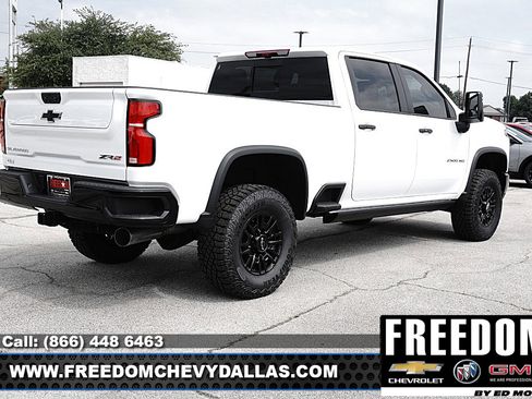 New 2026 Chevrolet Silverado 2500 ZR2 AWD/4WD image 7