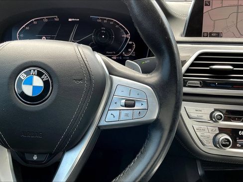 Used 2020 BMW 745e xDrive AWD/4WD image 12