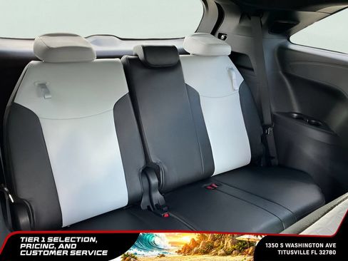 Used 2025 Toyota Sienna XSE w/ XSE Plus Package FWD image 24