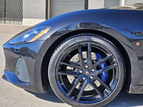 Used 2019 Maserati GranTurismo MC image 12