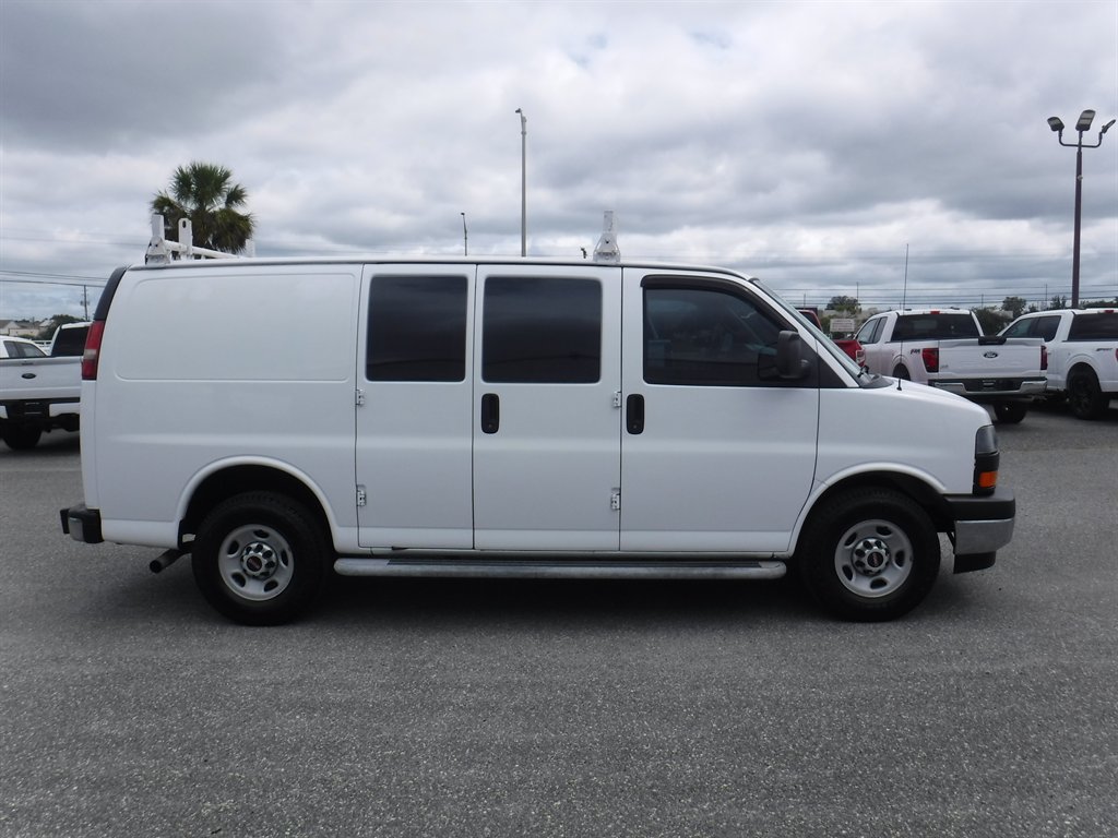 Used 2017 GMC Savana 2500 RWD image 3