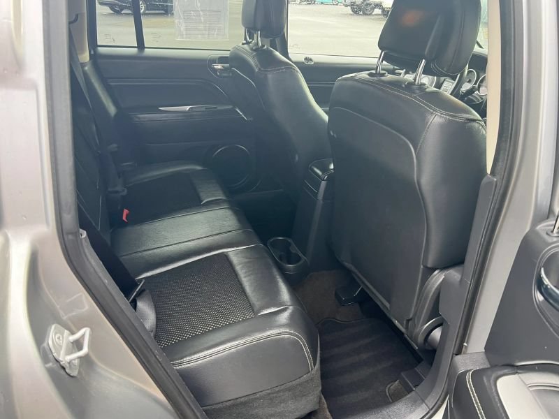 Used 2014 Jeep Compass Latitude AWD/4WD image 9