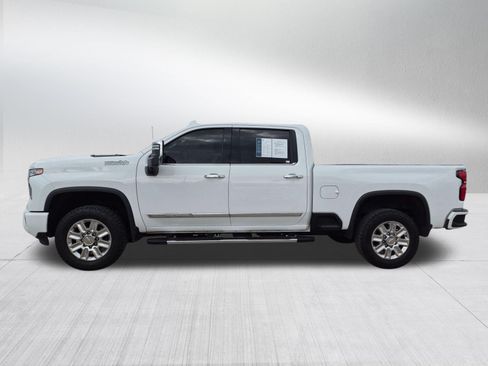 Certified 2024 Chevrolet Silverado 2500 High Country w/ High Country Premium Package AWD/4WD image 3