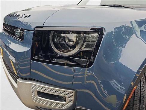 New 2025 Land Rover Defender 110 S image 30