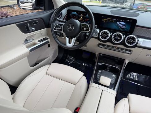 Used 2022 Mercedes-Benz GLB 250 4MATIC w/ Premium Package Lite image 41