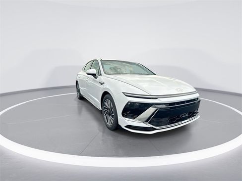 New 2025 Hyundai Sonata SEL image 2