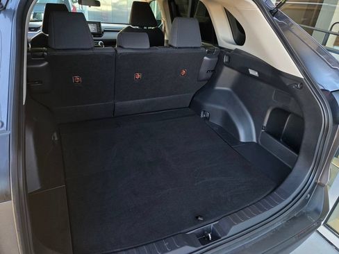 Used 2019 Toyota RAV4 LE w/ All Weather Liner Package AWD/4WD image 20