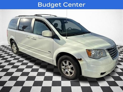Used 2008 Chrysler Town & Country Touring FWD image 3