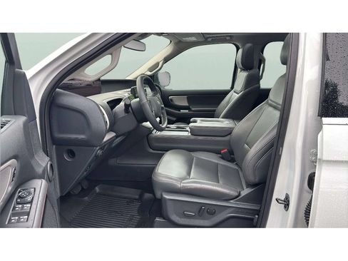 Used 2025 Ford Expedition Max Active AWD/4WD image 13