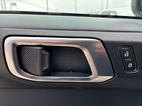 New 2025 Ford Bronco Badlands image 17