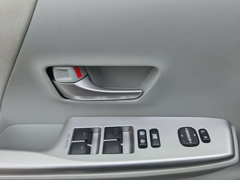 Used 2012 Toyota Prius V Two FWD image 18