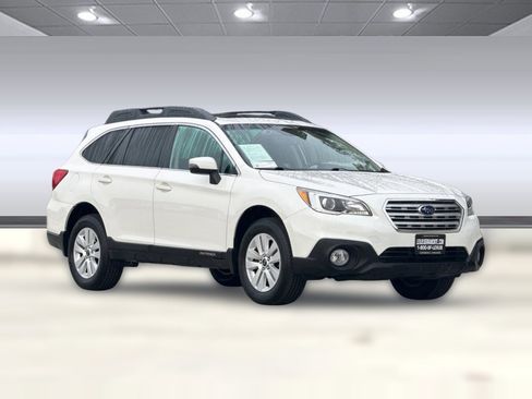Used 2016 Subaru Outback 2.5i Premium image 6