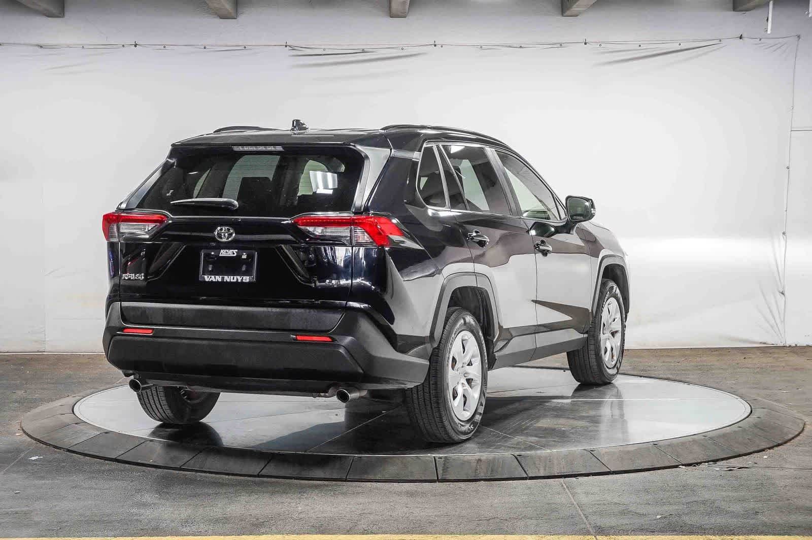 Certified 2019 Toyota RAV4 LE w/ Carpet Mat Package FWD image 5