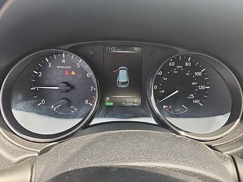 Used 2017 Nissan Rogue SV FWD image 20