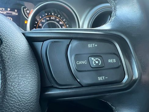 Used 2018 Jeep Wrangler Unlimited Sport S AWD/4WD image 15