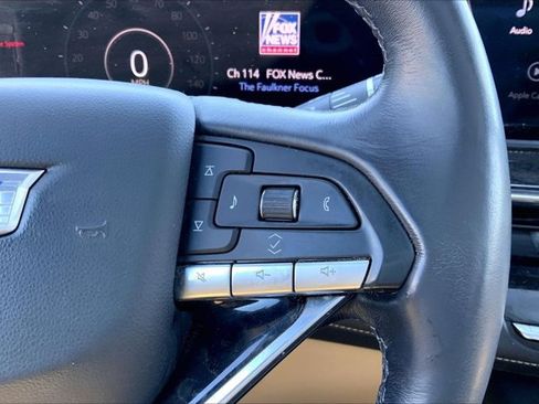 Used 2021 Cadillac Escalade Premium Luxury AWD/4WD image 19
