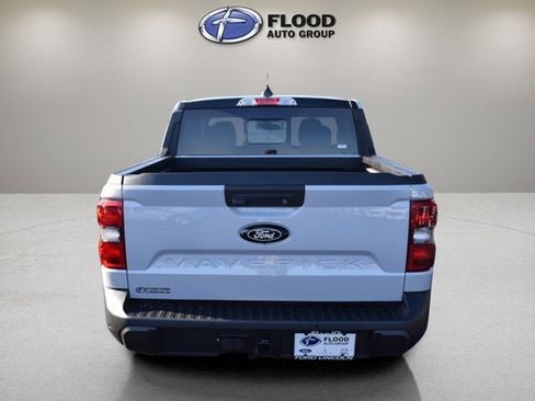 New 2025 Ford Maverick Lariat w/ Black Appearance Package image 3