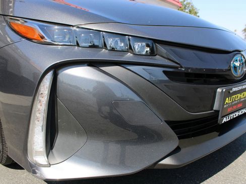 Used 2018 Toyota Prius Prime Premium w/ Carpet Mat Package FWD image 5