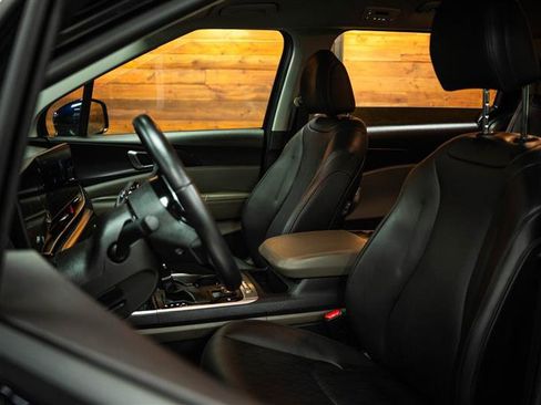 Used 2025 Kia Carnival LXS image 9