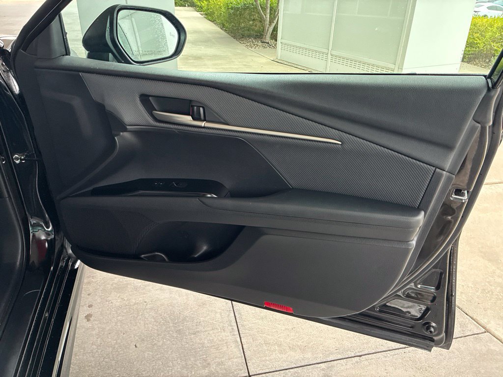 Used 2025 Toyota Camry SE FWD image 21