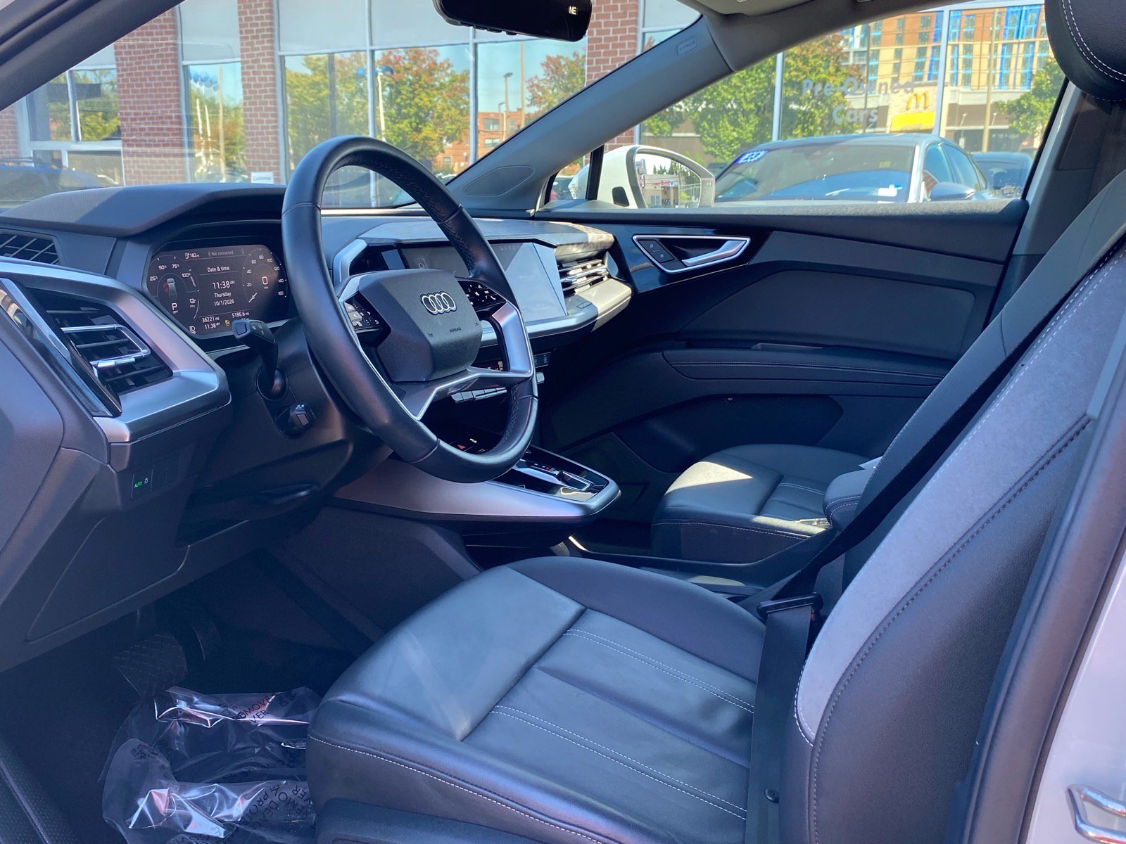Used 2023 Audi Q4 e-tron Premium w/ Convenience Package AWD/4WD image 11