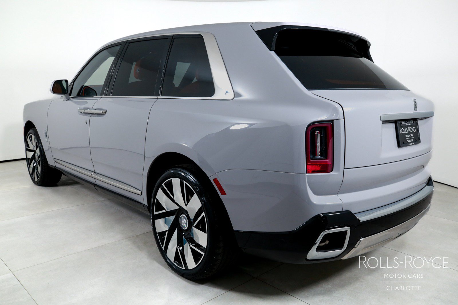 Used 2026 Rolls-Royce Cullinan AWD/4WD image 8