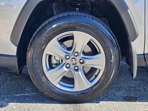 Used 2024 Toyota RAV4 XLE FWD image 9