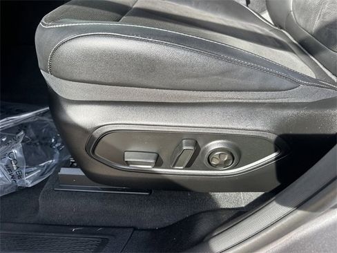 Used 2023 Jeep Grand Cherokee Altitude image 38