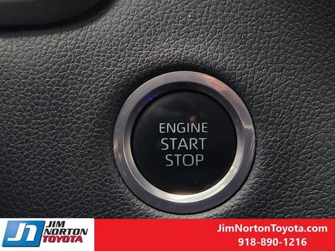 Used 2023 Toyota Tundra Limited image 23