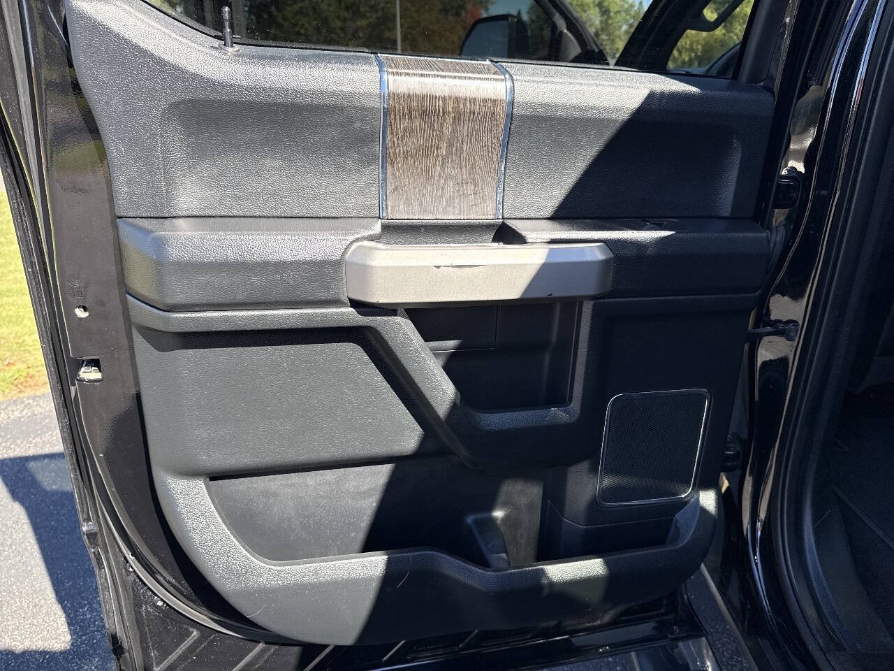 Used 2020 Ford F350 Lariat AWD/4WD image 16