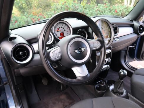 Used 2009 MINI Cooper Convertible FWD image 18