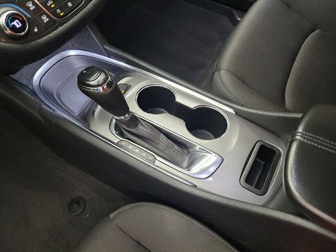 Used 2020 Chevrolet Malibu LT FWD image 26