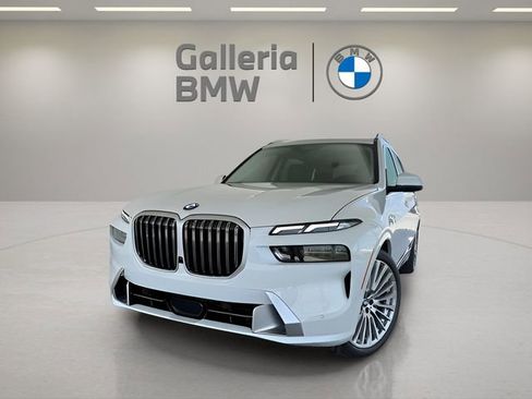 Used 2026 BMW X7 xDrive40i w/ Premium Package image 1