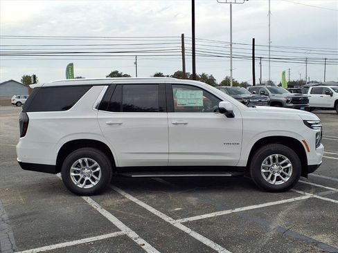 New 2026 Chevrolet Suburban LT w/ Comfort Package image 3
