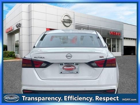 Used 2023 Nissan Altima 2.5 SR FWD image 7