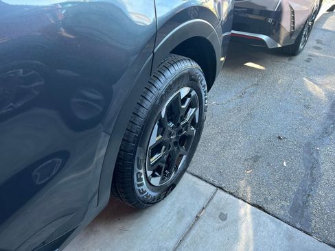 Used 2025 Kia Sportage LX image 30