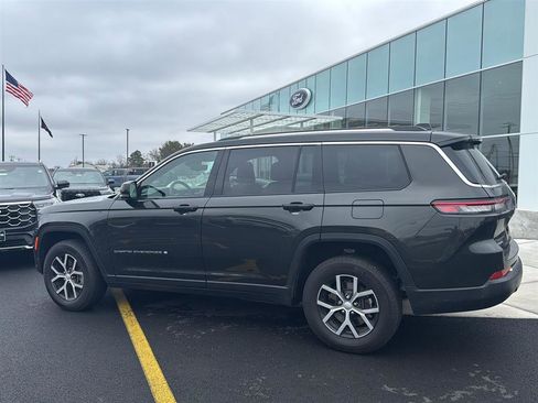 Used 2024 Jeep Grand Cherokee L Limited w/ Luxury Tech Group II image 15