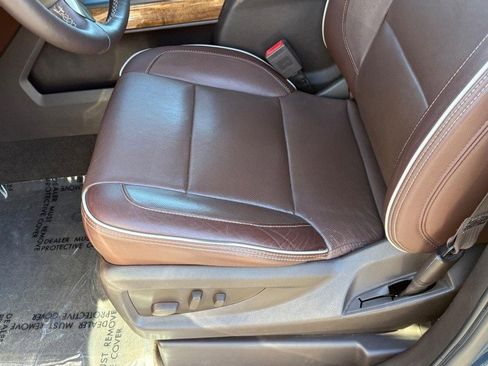 Used 2018 Chevrolet Silverado 1500 High Country image 17