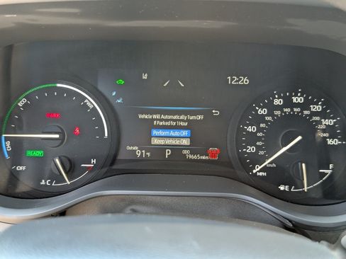 Used 2025 Toyota Sienna LE FWD image 20