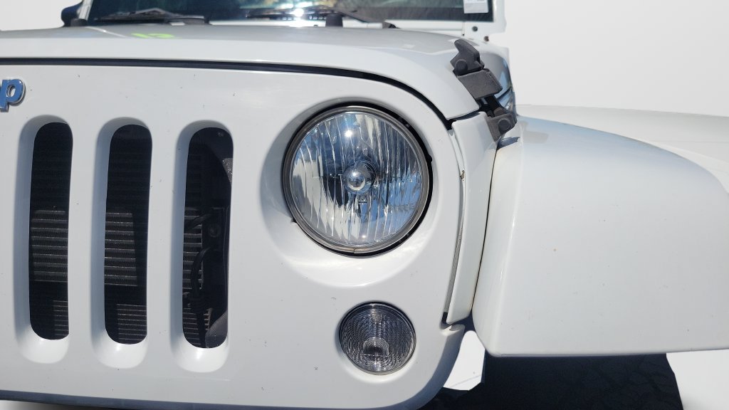 Used 2015 Jeep Wrangler Unlimited Sahara AWD/4WD image 23