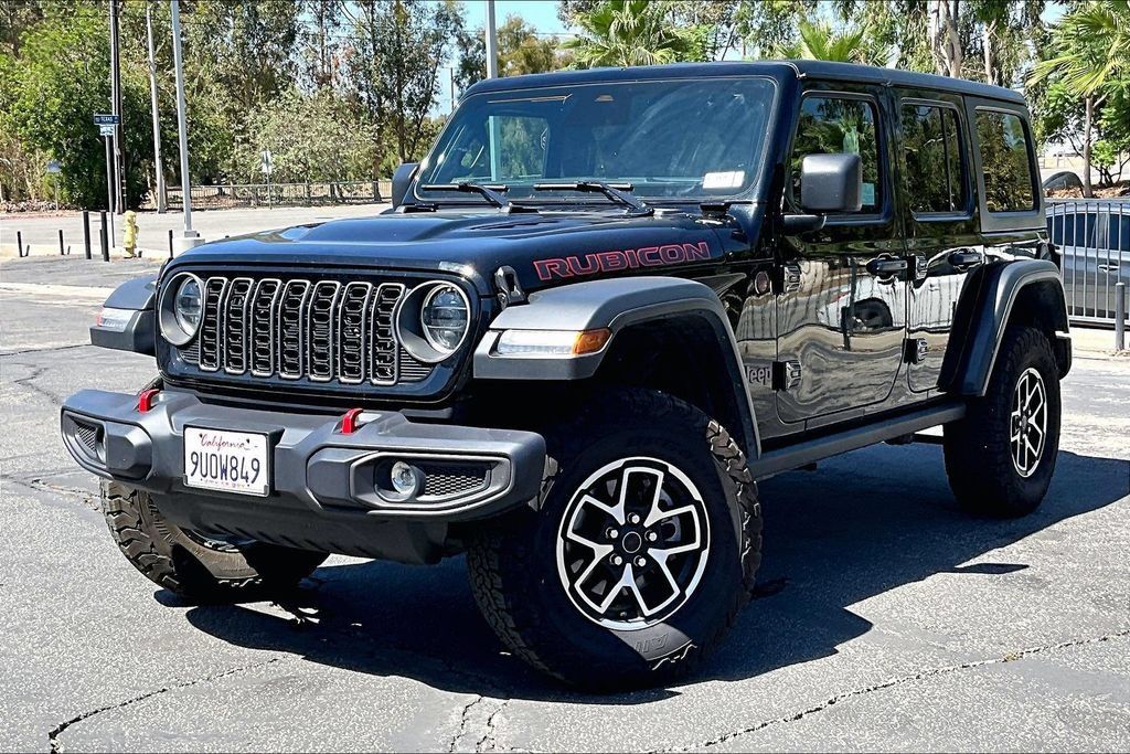 Certified 2025 Jeep Wrangler Unlimited Rubicon w/ Convenience Group AWD/4WD image 2