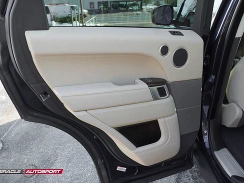 Used 2014 Land Rover Range Rover Sport HSE image 22