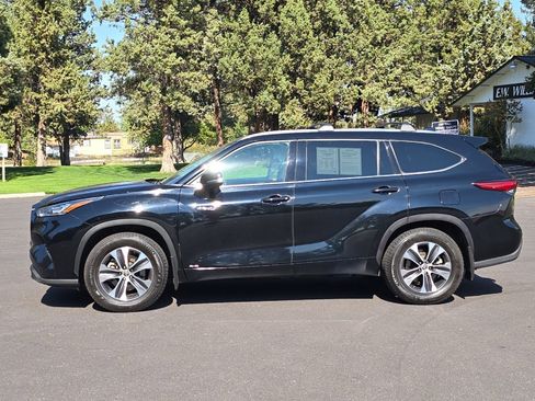 Used 2020 Toyota Highlander XLE image 8