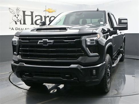 Used 2024 Chevrolet Silverado 2500 LTZ w/ LTZ Plus Package image 7